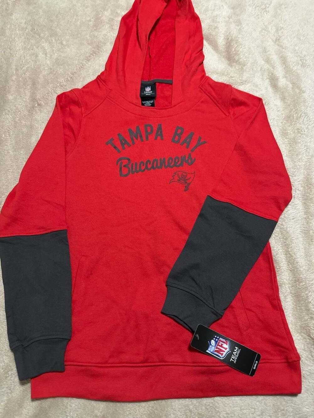 NWT - NFL Team Apparel Tampa Bay Buccaneers Girls Red Layered Look Hoodie XL 16